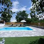 Meri Vila *