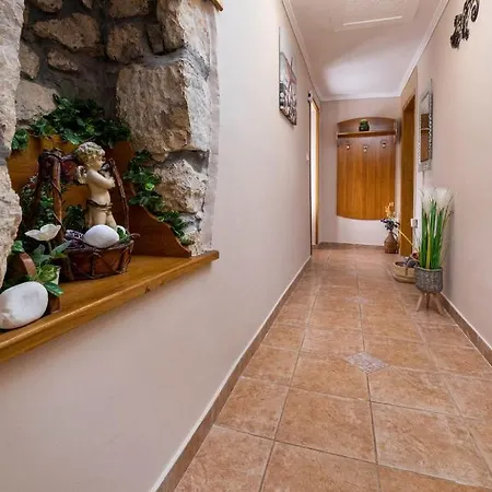 Meri Villa